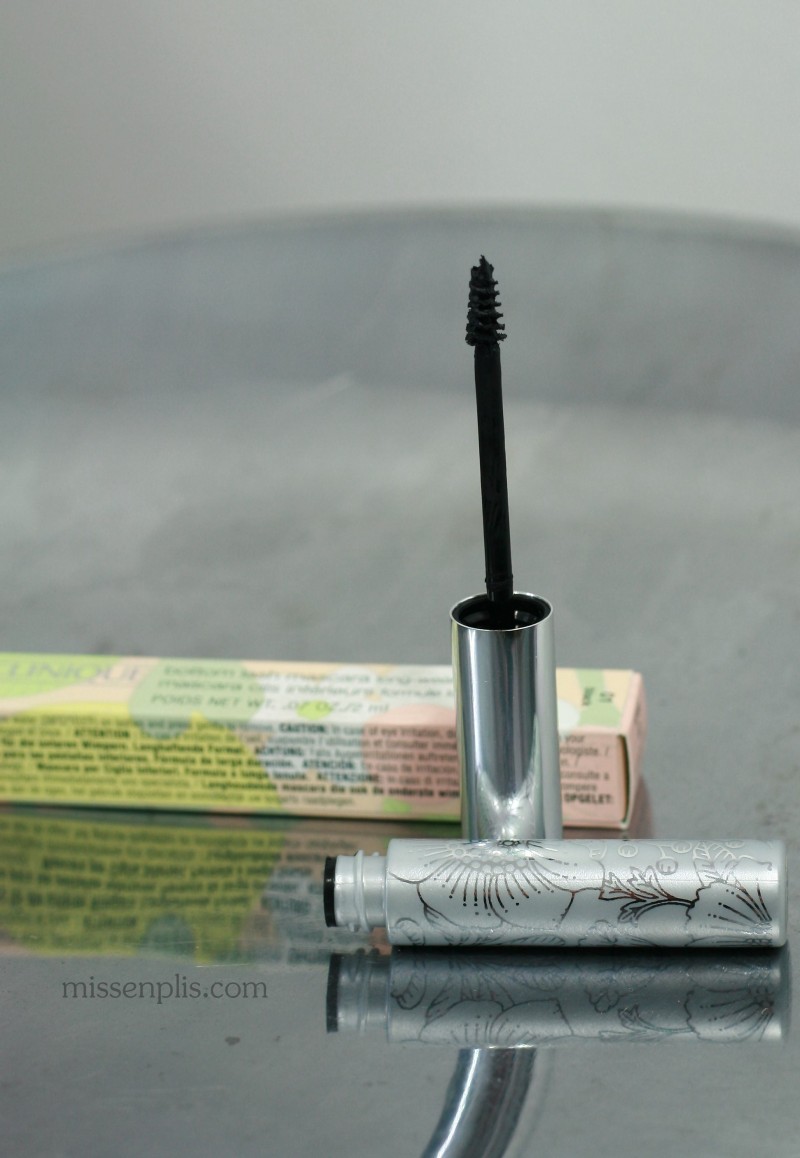 mascara de pestañas bottom
